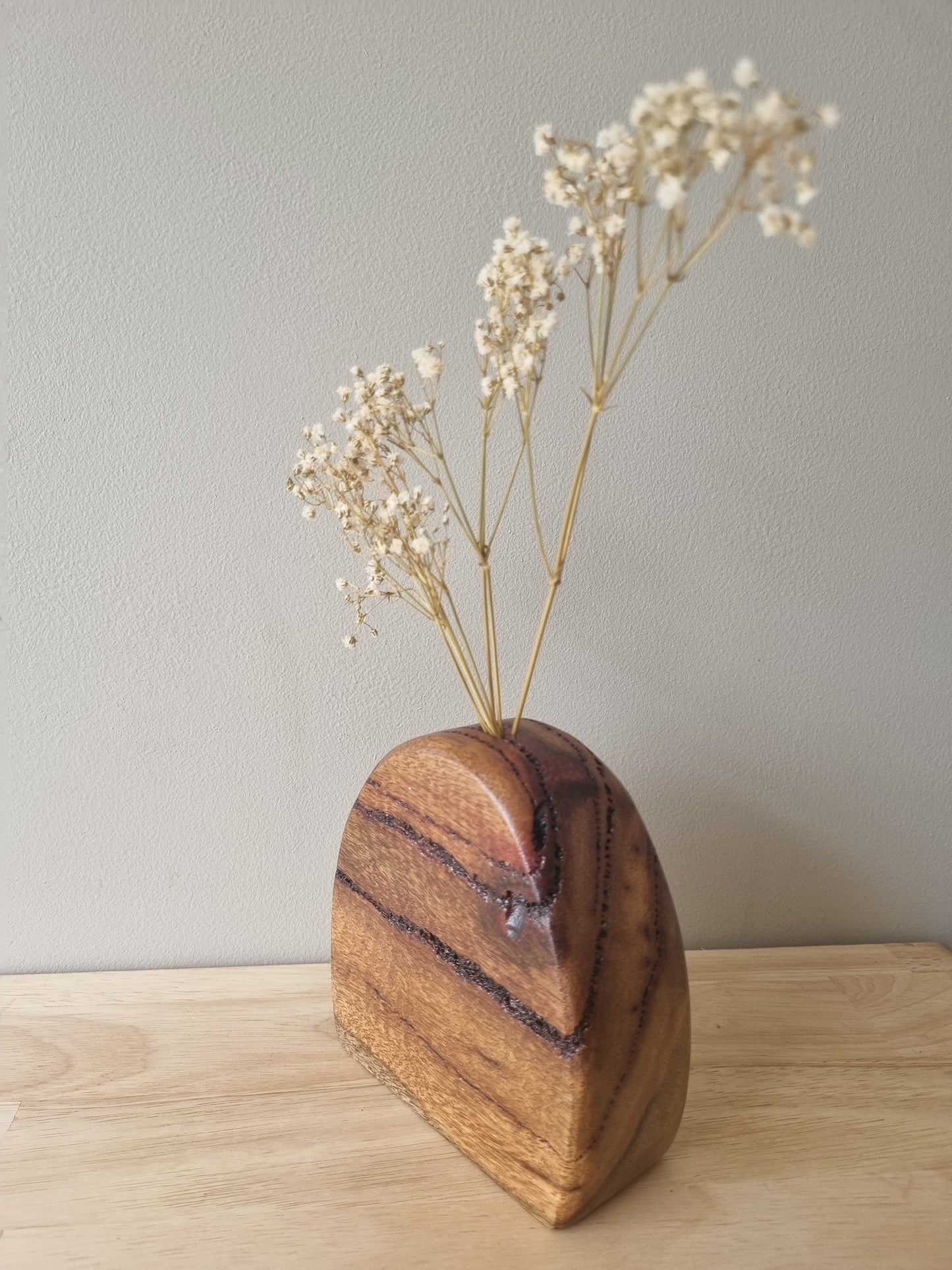 Dried flower vase