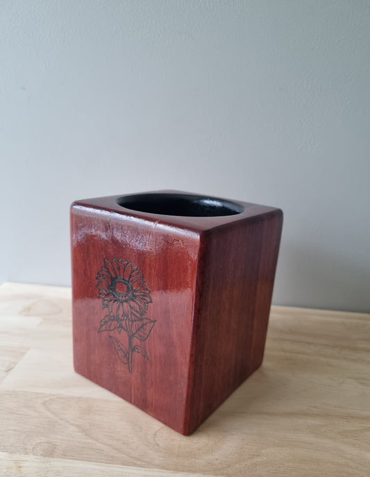 Utensil holder