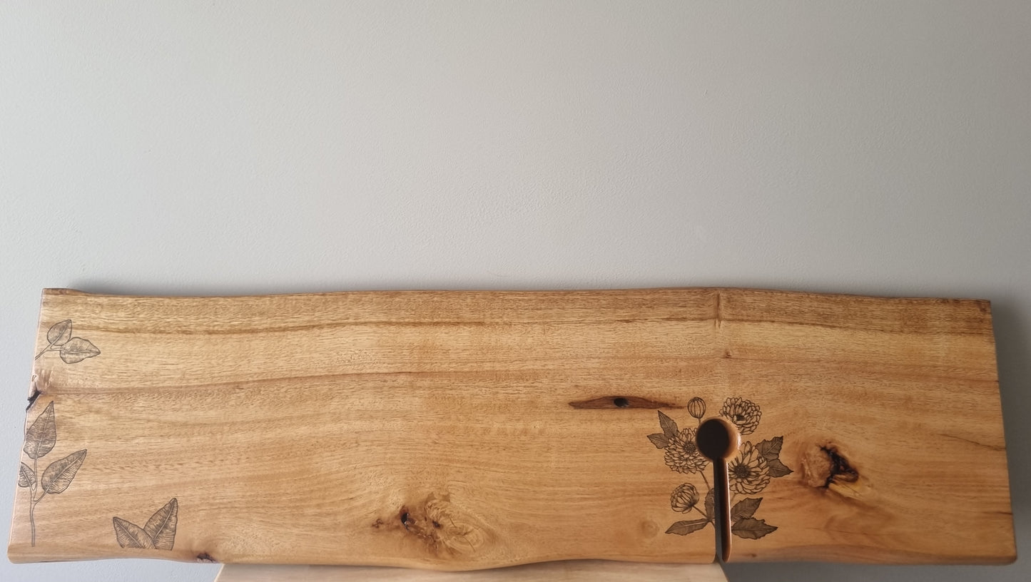 Bathtray with wine holder