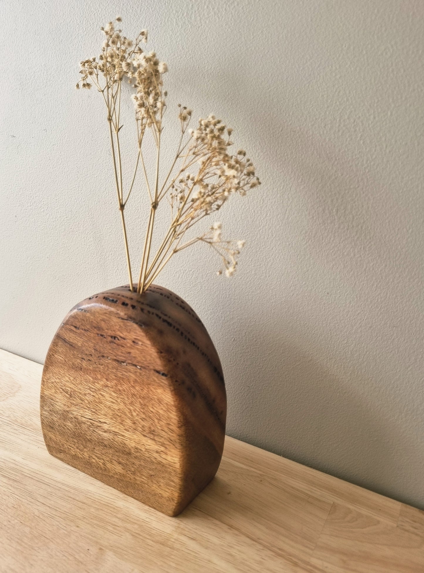 Dried flower vase